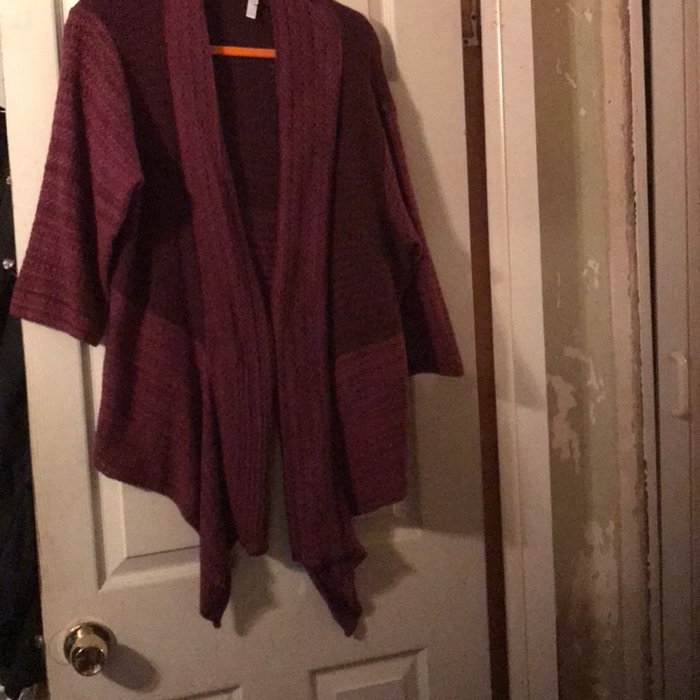 Two tone maroon high low women’s sweater